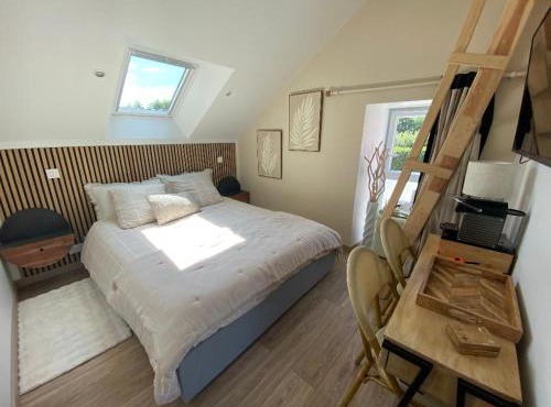 Chambre Chic et Charme dans Moulin-Piscine