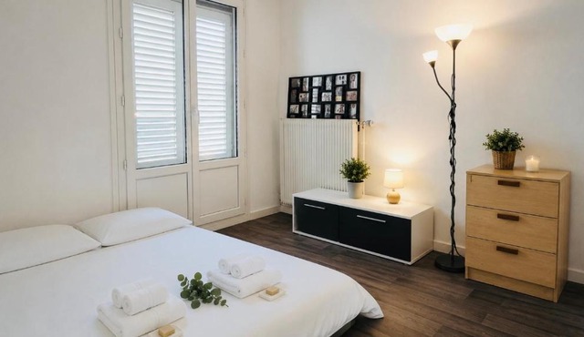 Chambre privée avec balcon et belle vue à Grenoble Private Room with Balcony