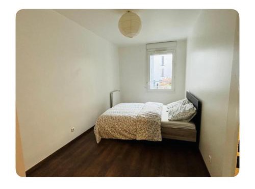 Chambre privée - spacieuse et lumineuse chez l'habitant