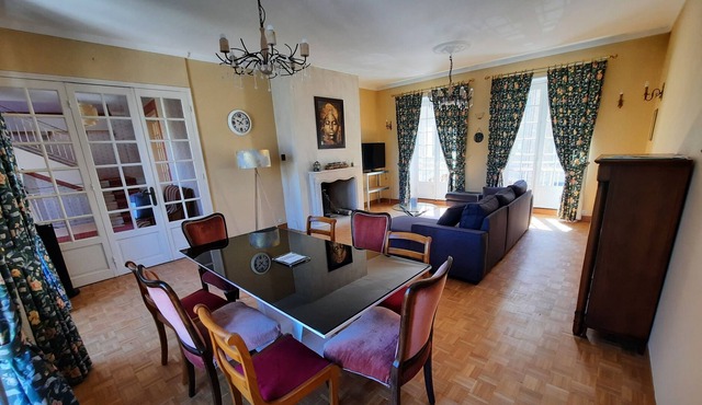 Character town house / Petit Versailles Normand
