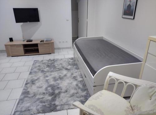 charmant studio canapé lit Netflix bein sport wifi
