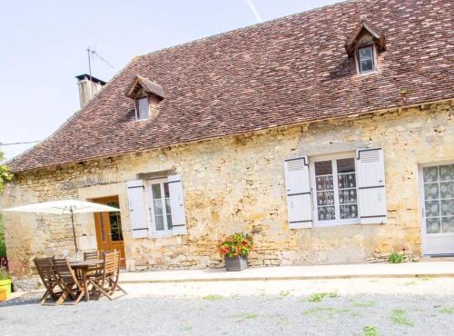 Charmante Maison de Campagne à Tourtoirac, Animaux Admis - FR-1-616-333