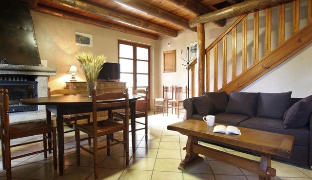 Charmante maison en pierres avec terrasse, proche cité médiévale, nature et lac - FR-1-582-19
