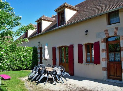 Charmante Maison Rurale avec Terrasse Privative, Proche A.77 et A.19, entre Gâtinais et Fontainebleau - FR-1-590-58
