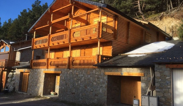 Charming 12Pax chalet 6 bedrooms 4 bathrooms 4 WCs including 4 suites