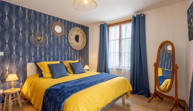 Charming 2-Bedroom Stone House with Garden, Near Pierrefonds Castle