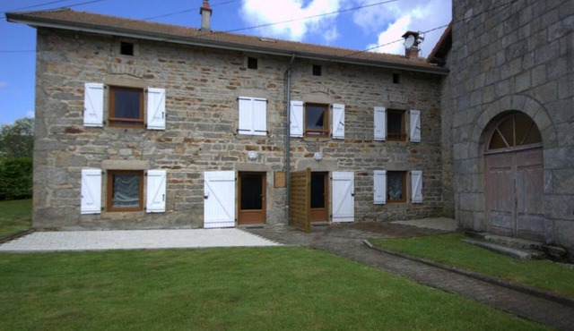 Charming 2-bedroom home, pets allowed, mountain