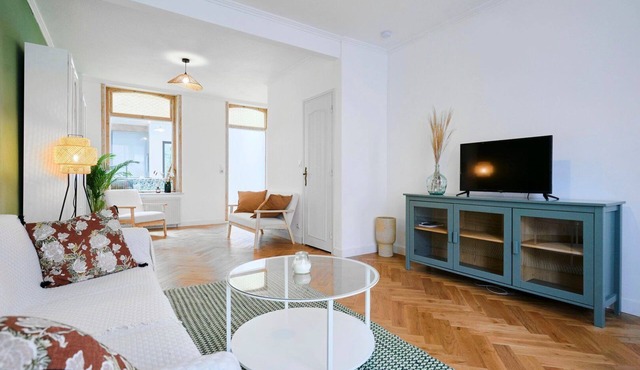 Charming 3-bedroom house with garden.