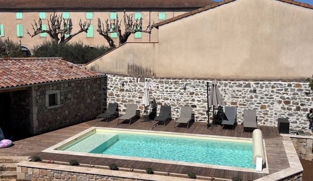 Charming, completely renovated family gîte in the heart of an Ardechois village.