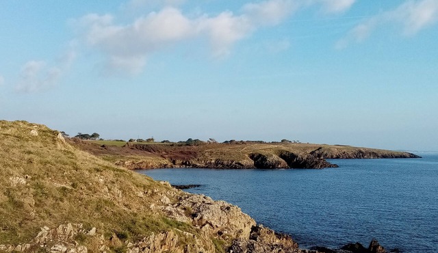 Charming cottage. Along the coastal paths, a hiker's delight!