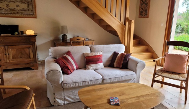 Charming cottage in Michaugues, a small village north of Burgundy