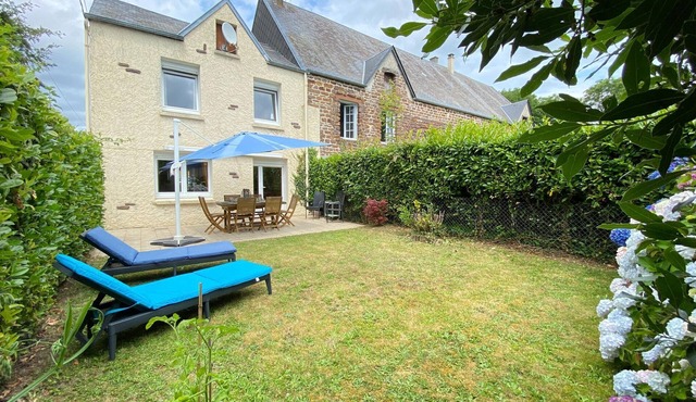 Charming Cottage near Mont St. Michel Bay