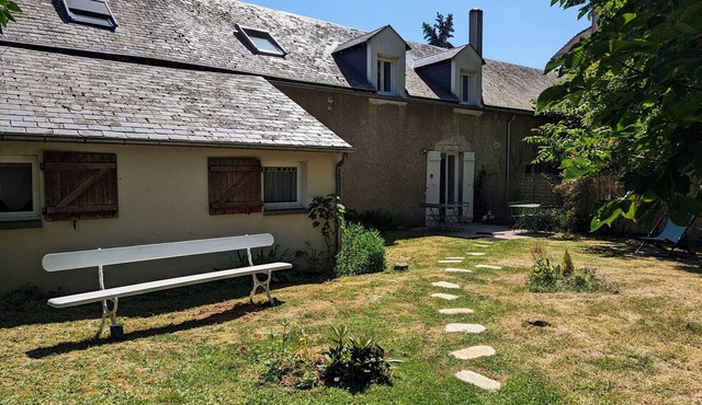 Charming Country House between Paris & Orléans with Private Garden and Modern Amenities