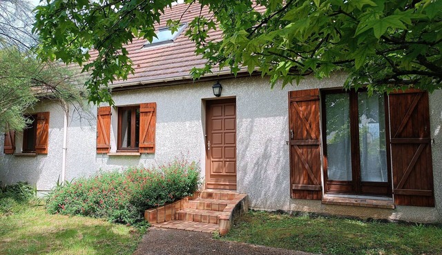 Charming detached house near Paris
