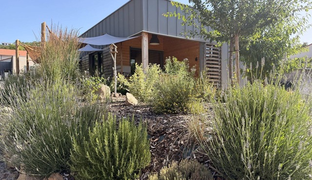 Charming eco-lodge in the heart of a wooded area