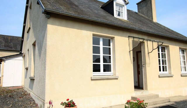 Charming farm with garden and BBQ in Bérigny