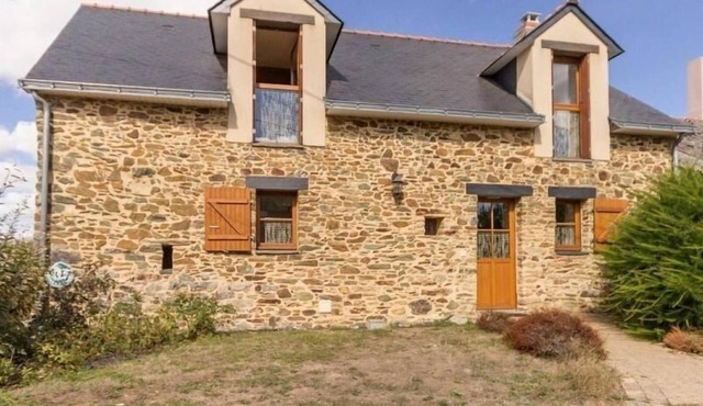 Charming Farmhouse Getaway with Modern Amenities, Near Lake Vioreau