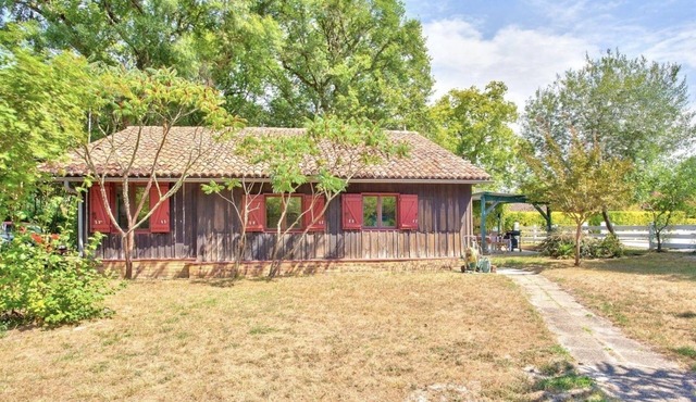Charming gite for 10 people with heated pool and mini farm near the ocean