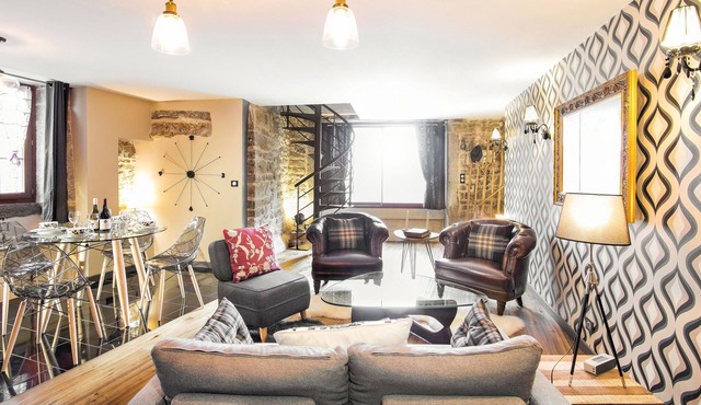 Charming Gite in Medieval Village 1mn walk to Shops & Restaurants
