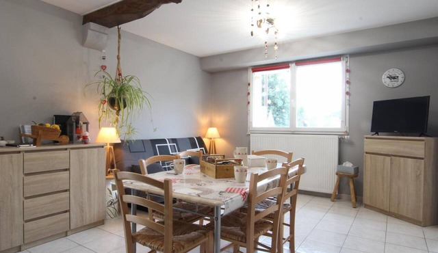 Charming house with enclosed garden in Cotentin Marshes