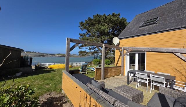 Charming house with stunning sea views and direct beach access