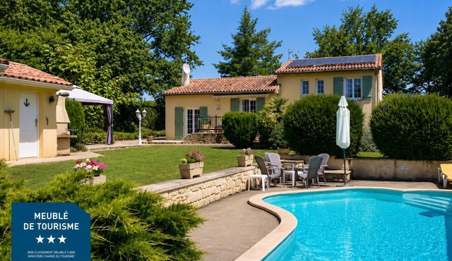 Charming modernised house with swimmingpool and view