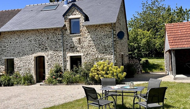 Charming Norman house with garden near beaches