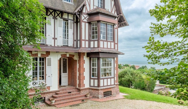Charming Normandy villa close to the beach, in Villerville.