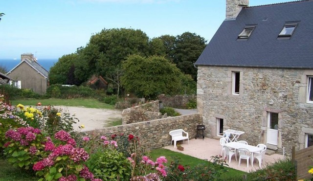 Charming renovated stone house in La Hague, 3 bedrooms, pets allowed