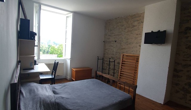 Charming room overlooking the Lot