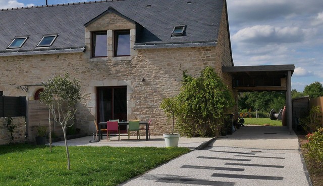 charming semi-detached farm near Rhuys peninsula