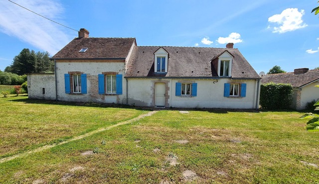 Charming Solognote House with Fireplace, Near Loire Castles and Golf Courses