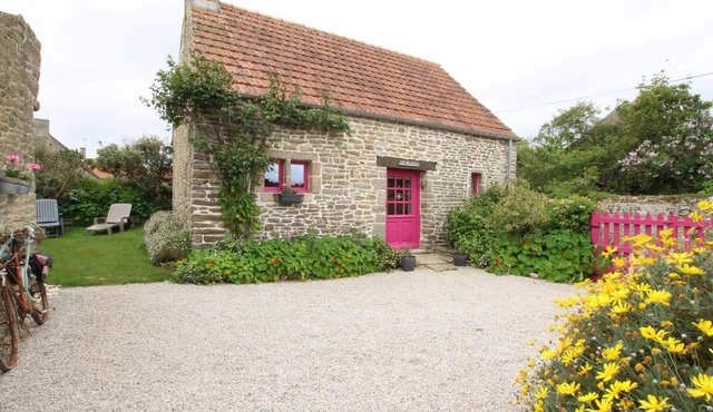 Charming stone house with garden and covered terrace