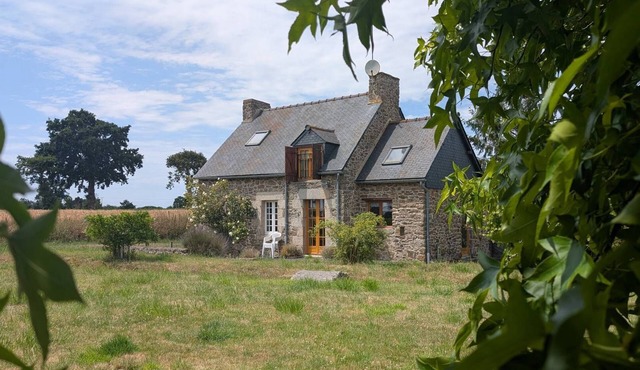 Charming stone house in Beaussais Sur Mer