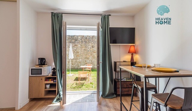 Charming studio with garden, Guingamp town centre
