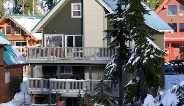 Chateau Cona - Slopeside, hot-tub and Sauna! in Comox-Strathcona C