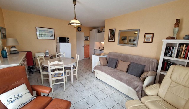 Chatelaillon-Plage Center: Apartment 4 pers, balcony, parking, pool, wifi