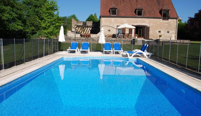 Chez Charolais - sleeps 10 guests in 5 bedrooms