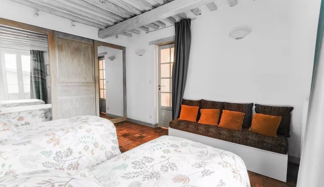 Chez Maya apartment with garden on the banks of the Seine