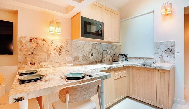 Chic and Cosy Apartment-Canal Saint Martin