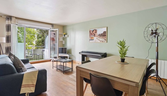Chic apart with terrace and parking