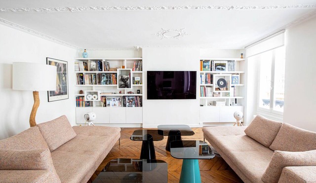 Chic By Bonne-Nouvelle, by Veeve