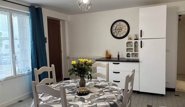 City center apartment with garden, near the sea