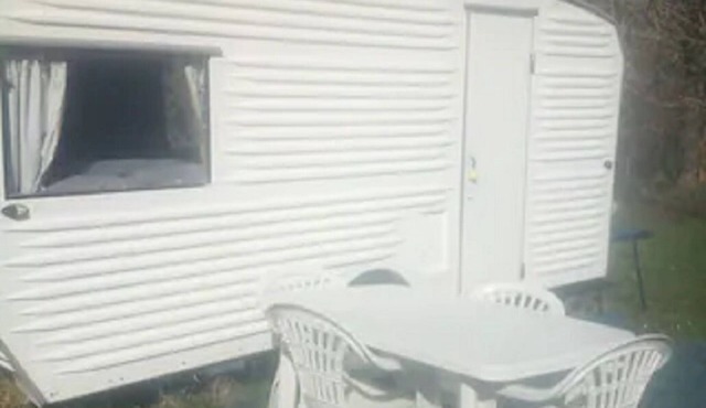 Cocooning caravan on the farm
