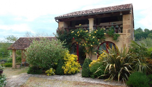 Comfortable House in Saint-Sulpice-d'Excideuil with Internet