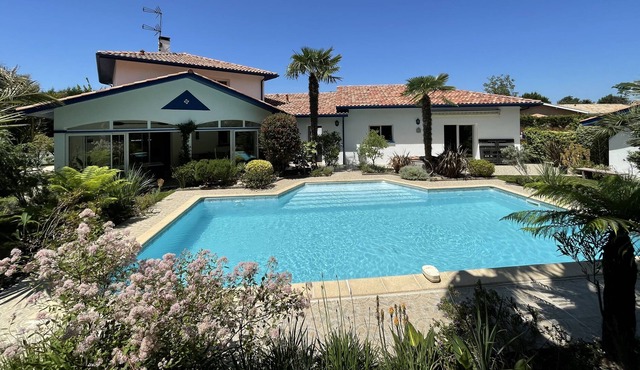 Comfortable cottage in basque villa with large pool
