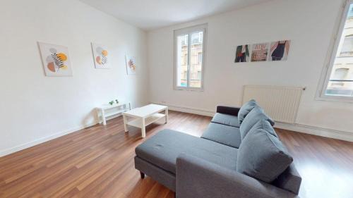Comfortable apartment Rue Gustave Brindeau