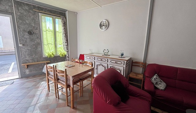 Comfortable family home with outdoor area near Lurcy-Levis - Magny-cours