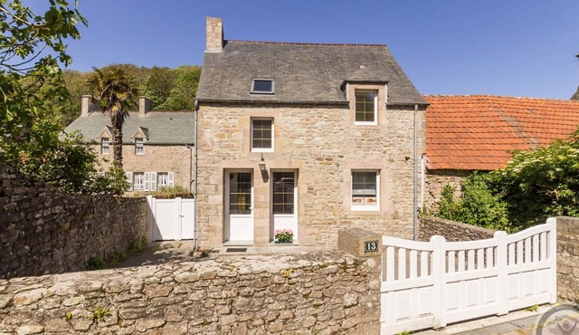 Comfortable house in Omonville la Rogue with private courtyard, near the harbor