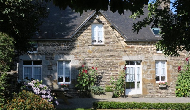 Comfortable house with fireplace and garden in Normandy